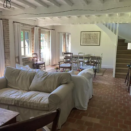 Noyer Nyaraló Thil-Manneville